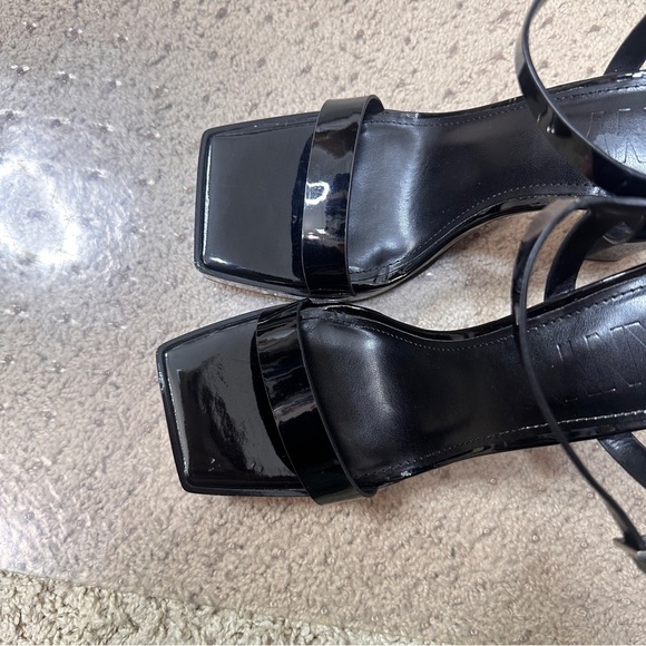 DKNY Maiden Ankle Strap Platform Sandal Heels Block Heel NEW Size 9.5 Block Toe - Picture 6 of 10